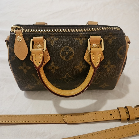 Louis Vuitton Speedy Nano - Picture 2 of 16